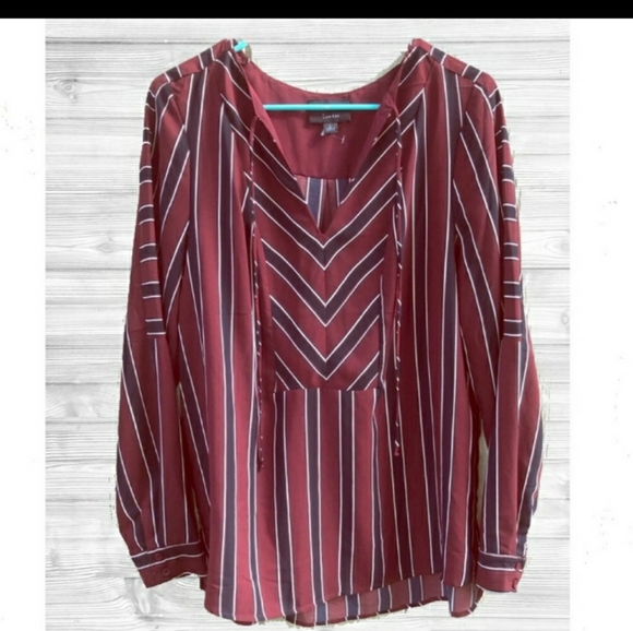 Lumiere Tops - ⚡️4/$16⚡️ Lumiere | Maroon & Black top | Large